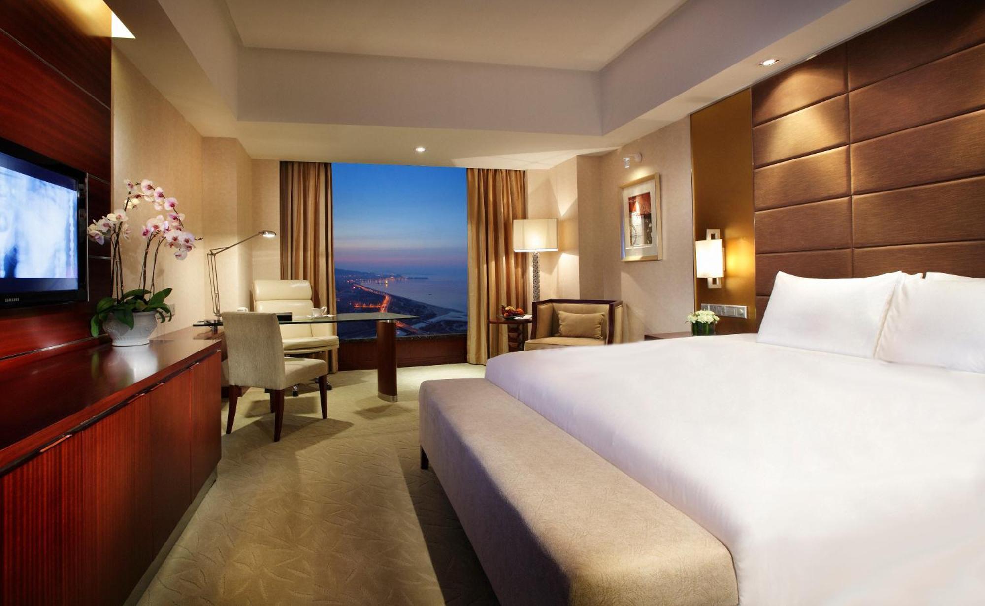 Crowne Plaza Yantai Sea View, An Ihg Hotel Zewnętrze zdjęcie